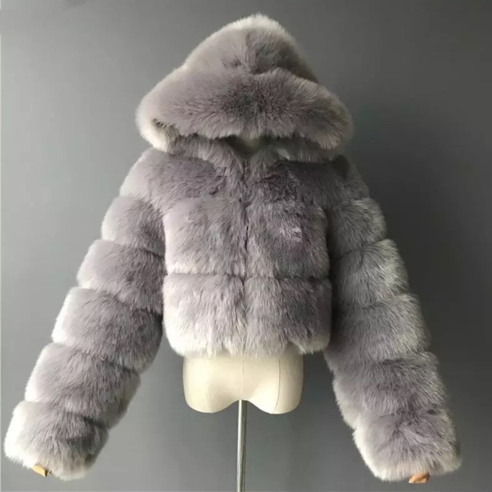 Coming soon 🔥🔥 Cropped Faux Fur Coat / Jacket